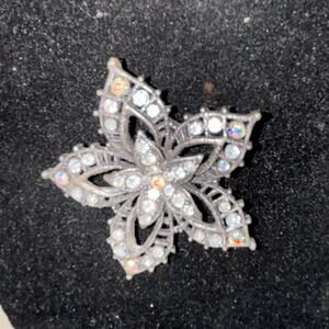 Retro Look Rhinestone Star Brooch Pin Sparkly